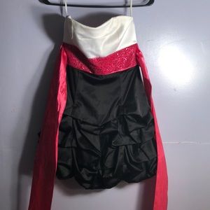 Strapless homecoming dress